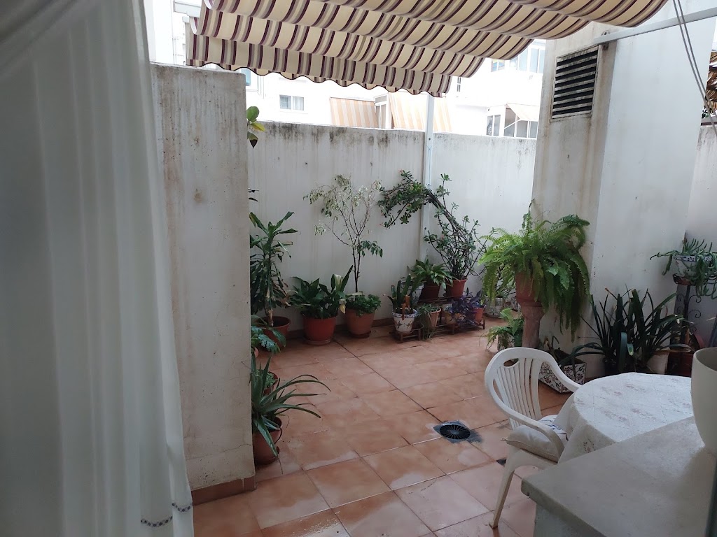 2 Bed/ 1 Bath efficiency Apartment- Close to Downtown!