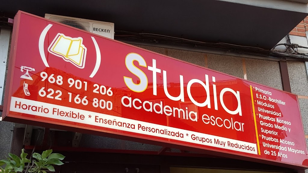 STUDIA ACADEMIA ESCOLAR