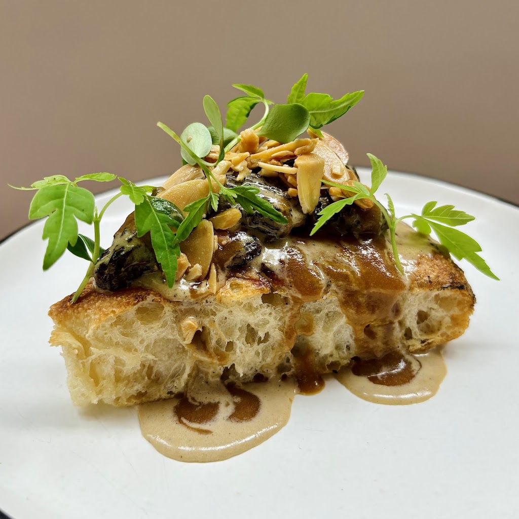 Cruel Pizza — Comida y bebida