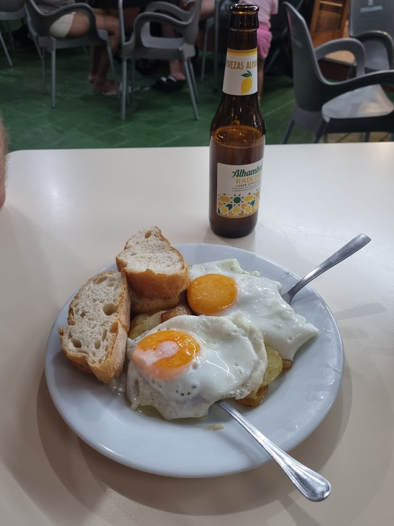 Bar Cecilio — Comida y bebida