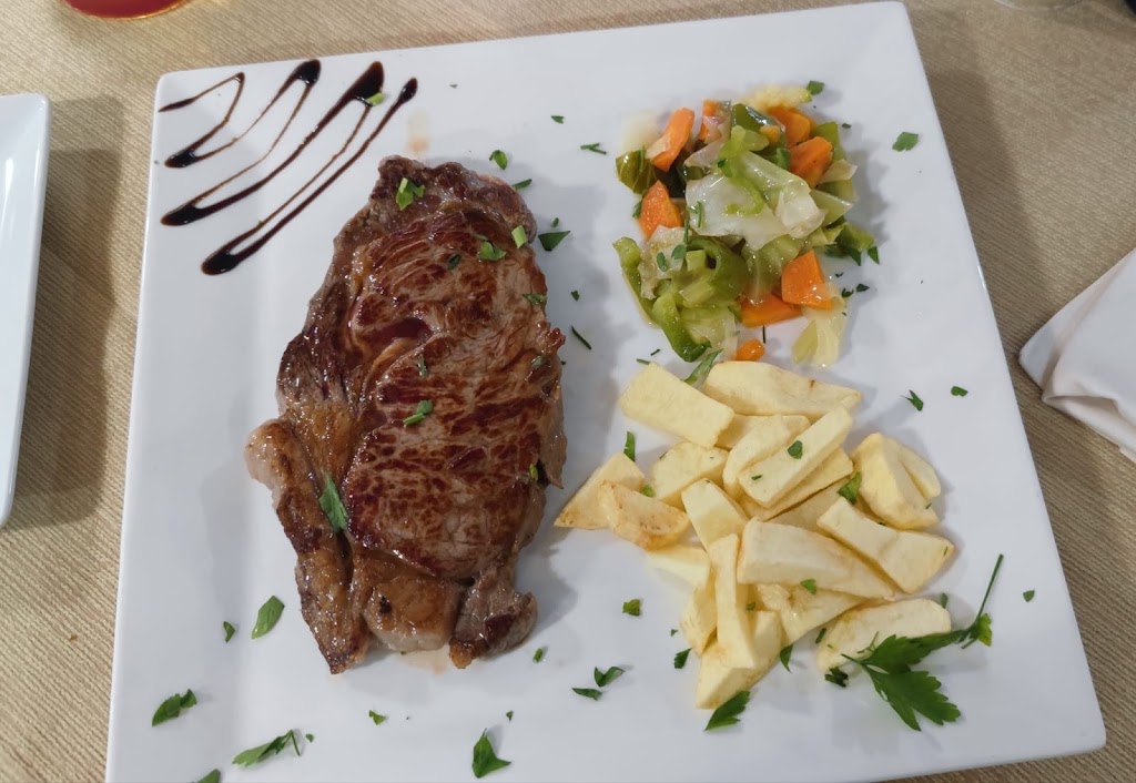 El Tejar 2 — Comida y bebida