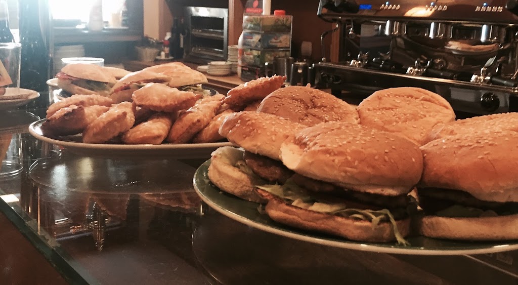 Restaurante Patrimonio — Comida y bebida
