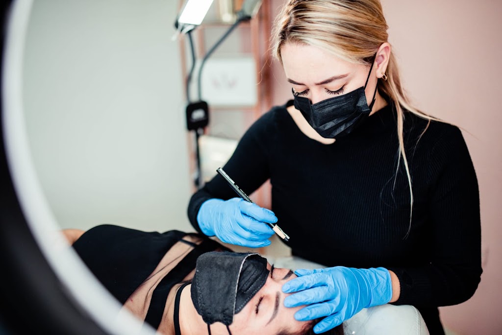 Miss Brow Microblading and Beauty — Del propietario