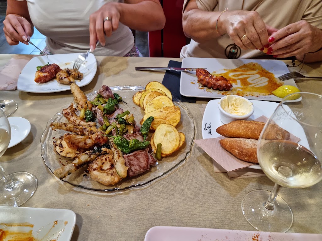 Bar La Masia Del Sur — Comida y bebida