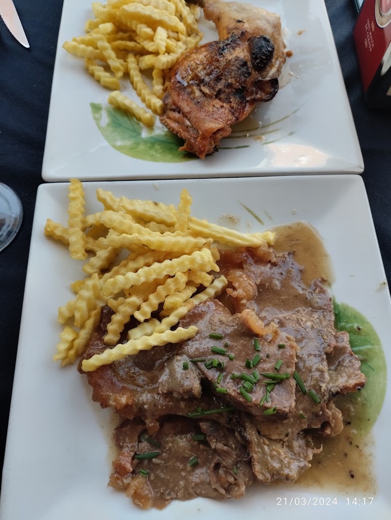 Restaurante Los Achiperres — Comida y bebida