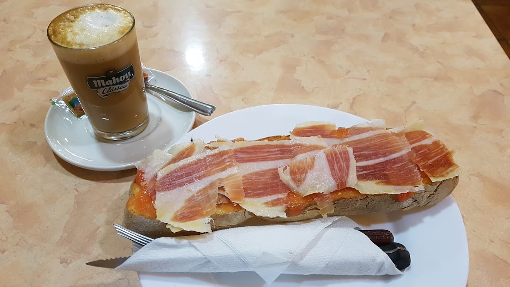Taberna Fidel — Comida y bebida