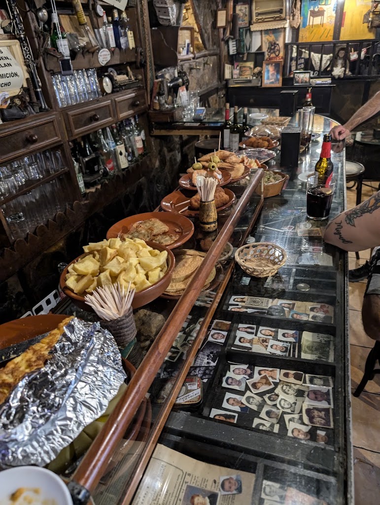 Bar Lagunilla — Comida y bebida