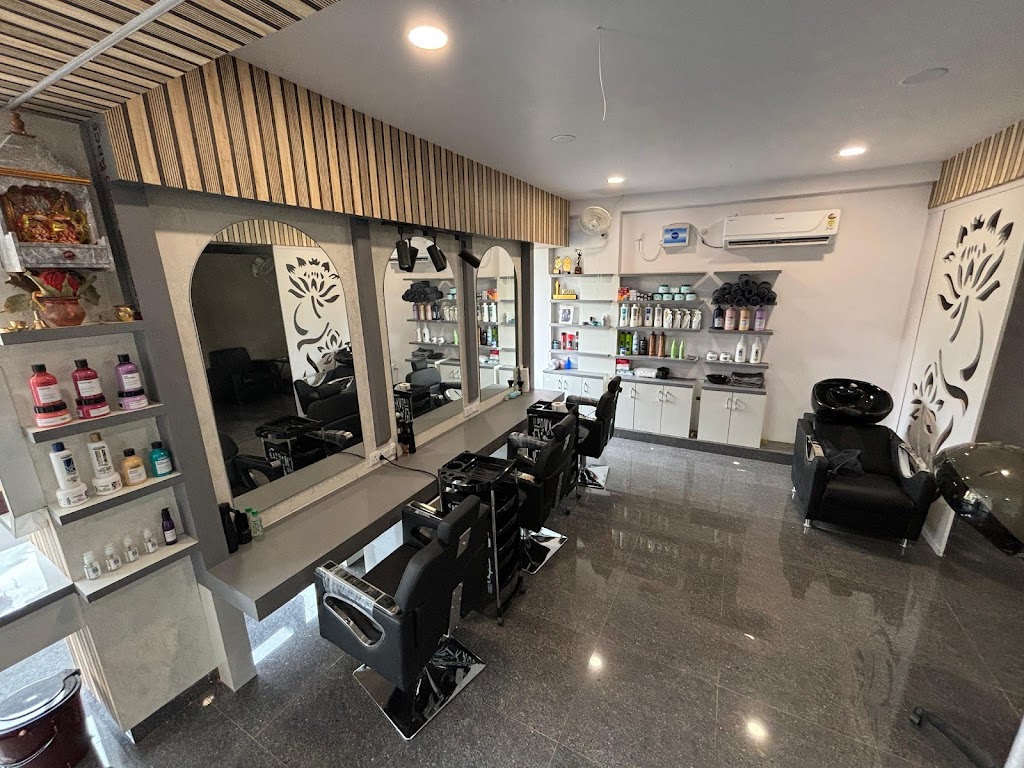 Aura Family Salon