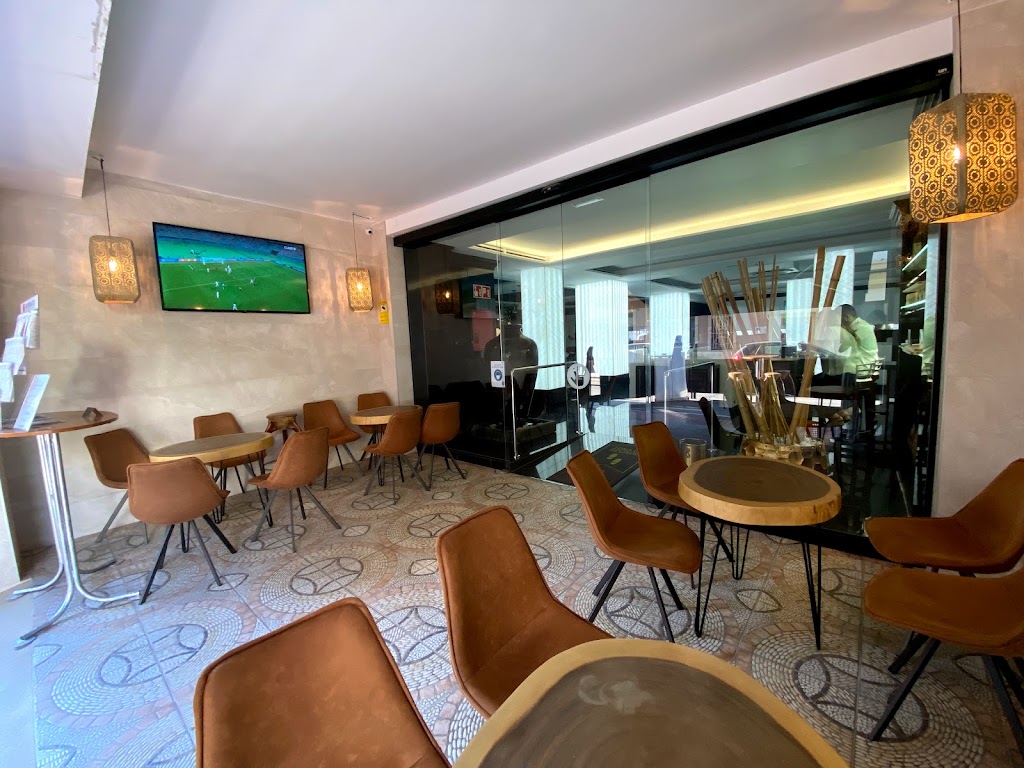 La Maestra Pizzeria — Ambiente