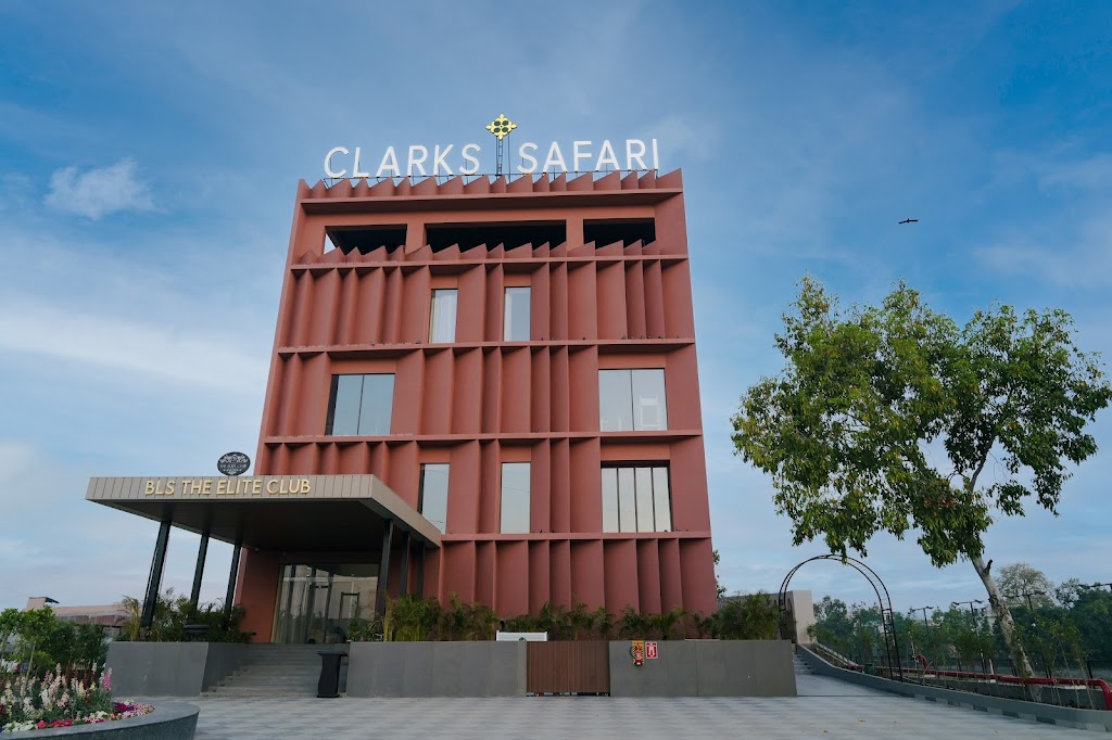 Clarks Safari Haridwar