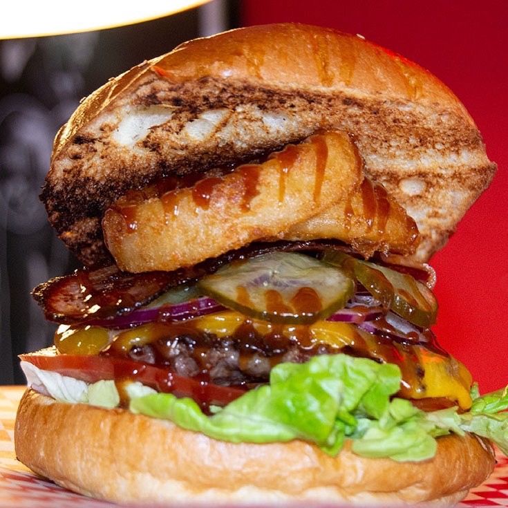 DC Burguer — Comida y bebida