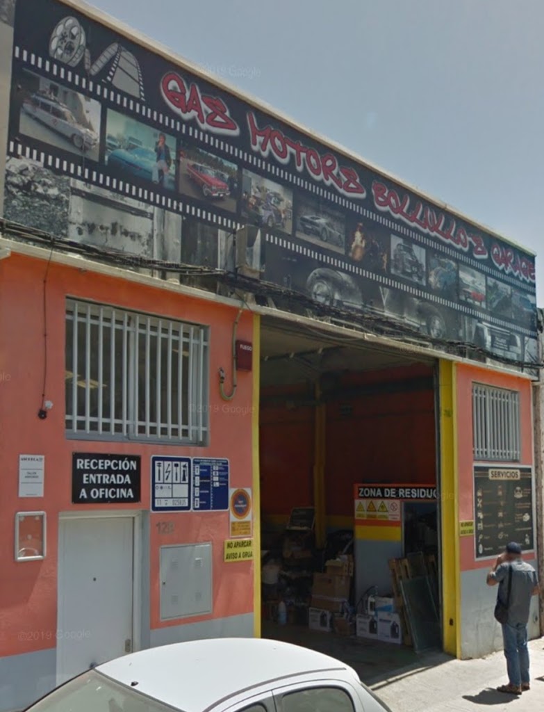 Gas Motors Bollullo's Garage — Exterior