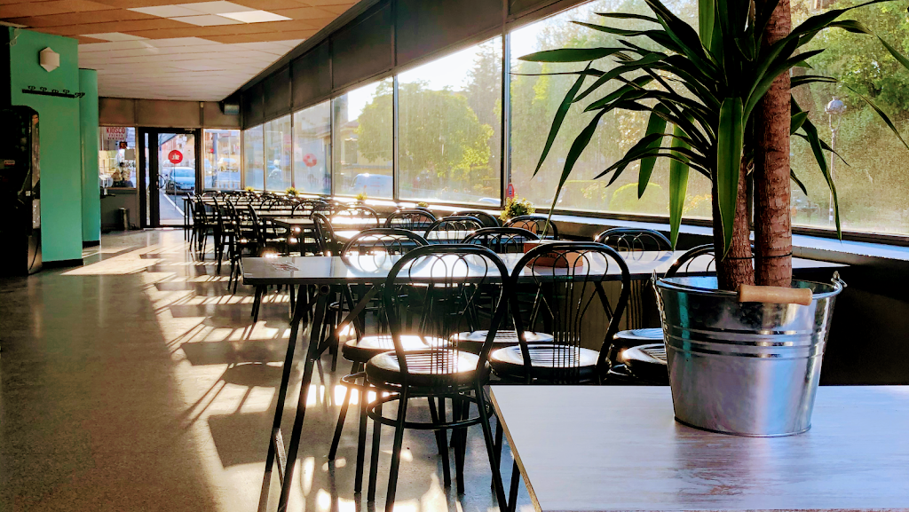 Cafeteria Parking Bus — Ambiente