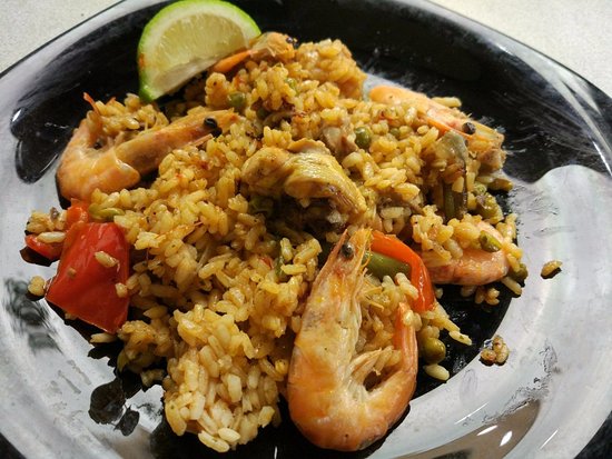 Restaurante Naidi — Comida y bebida