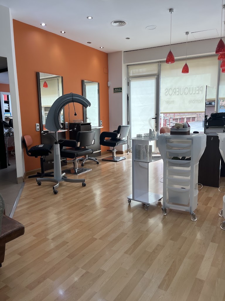 Sakura salon de belleza — Del propietario