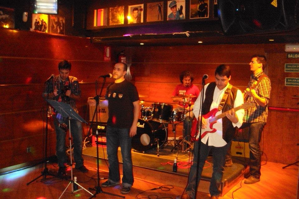 Heroe Cafe Espectaculo Bar de los 80