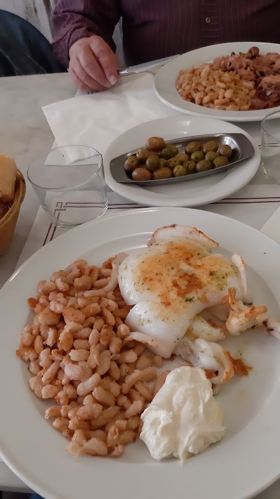 Bar Restaurant Bruch — Comida y bebida