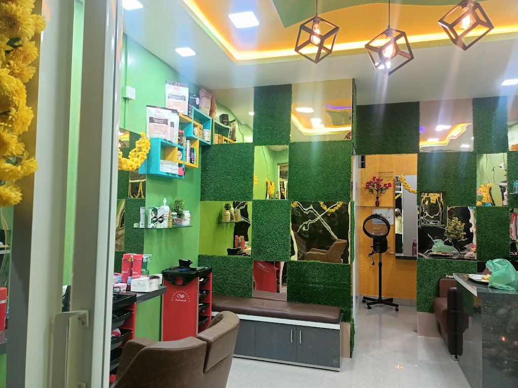 R J Classy Cut Unisex Salon