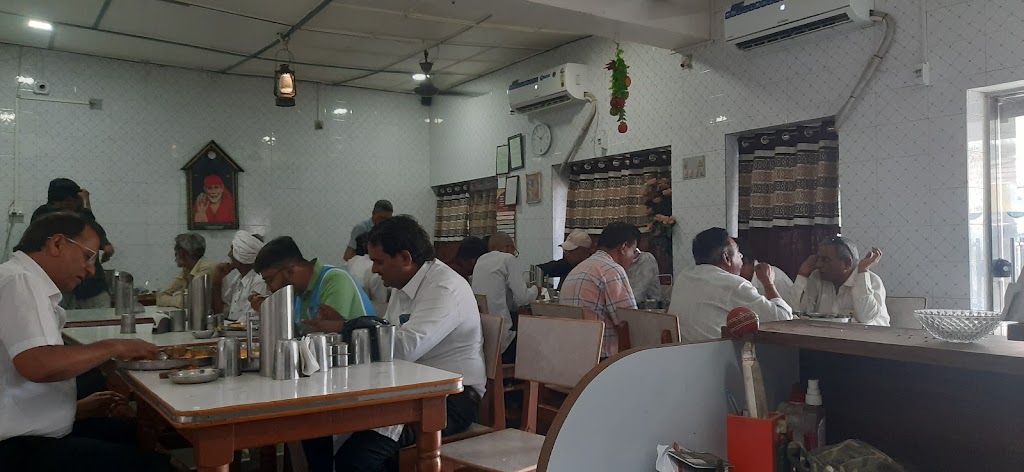Shree Narayan Lodge