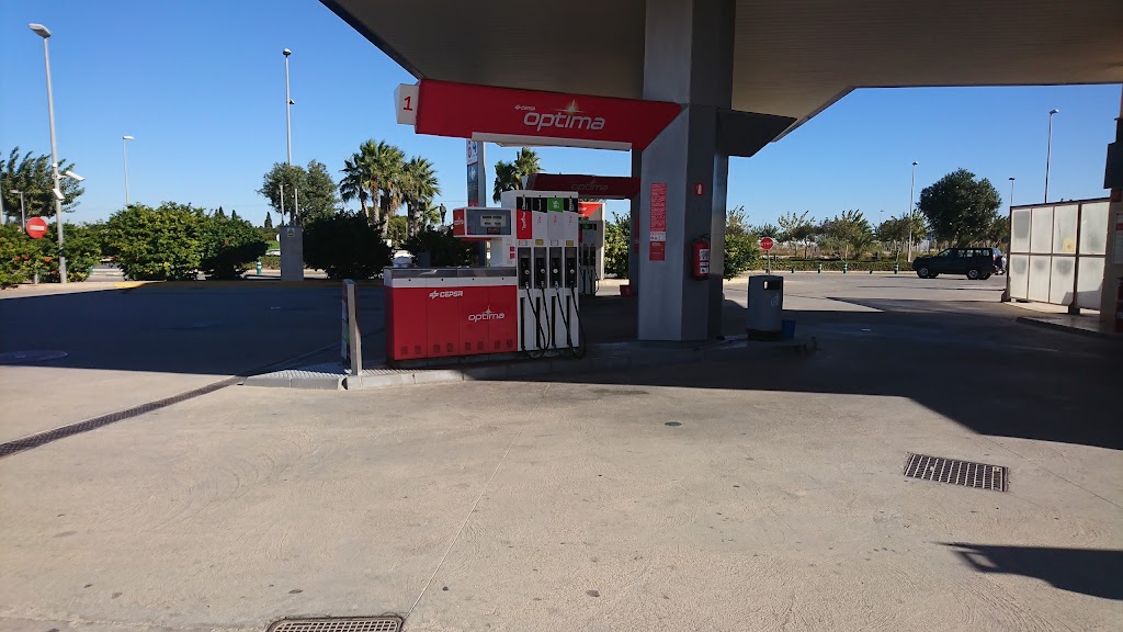 Estacion de servicio Cepsa — Surtidor de combustible