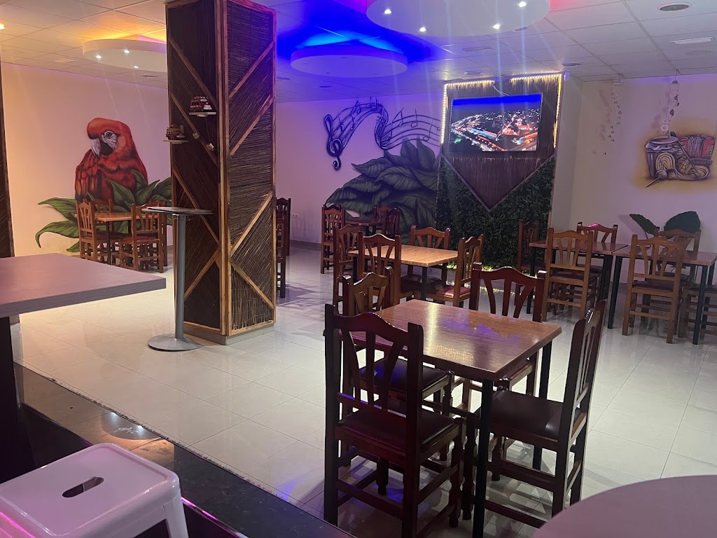 Restaurante Mi Tierra Latina — Ambiente