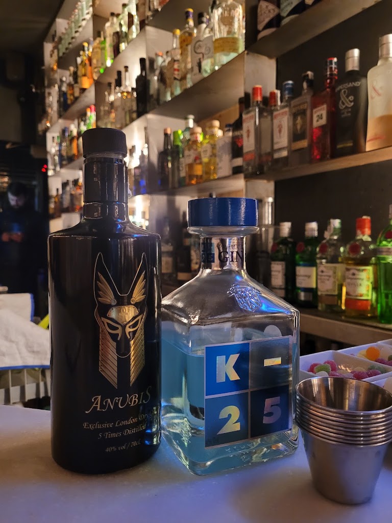 Abadia del Gin&Tonic — Comida y bebida