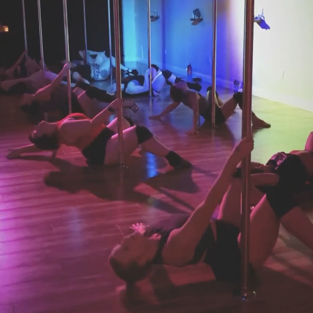  Happy Kiss Pole Dance