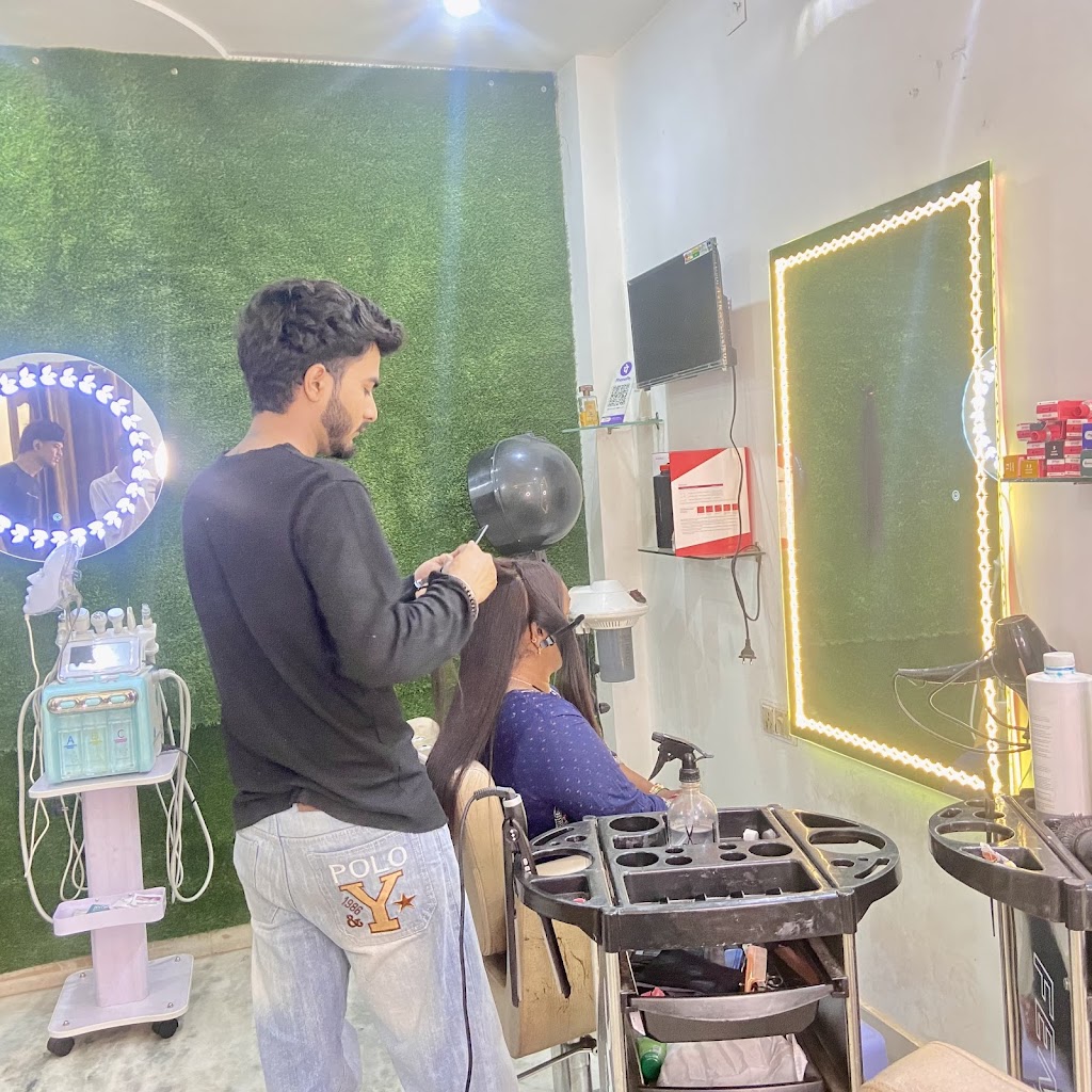 Divine Unisex Salon