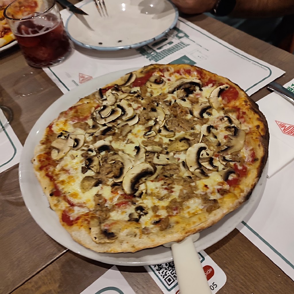 Pizzeria La Roma Utrera — Pizza