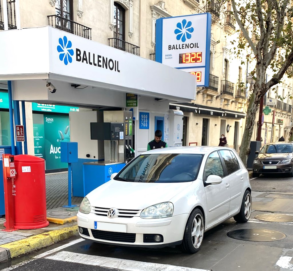Ballenoil Sevilla Marques de Parada — Estacion de servicio