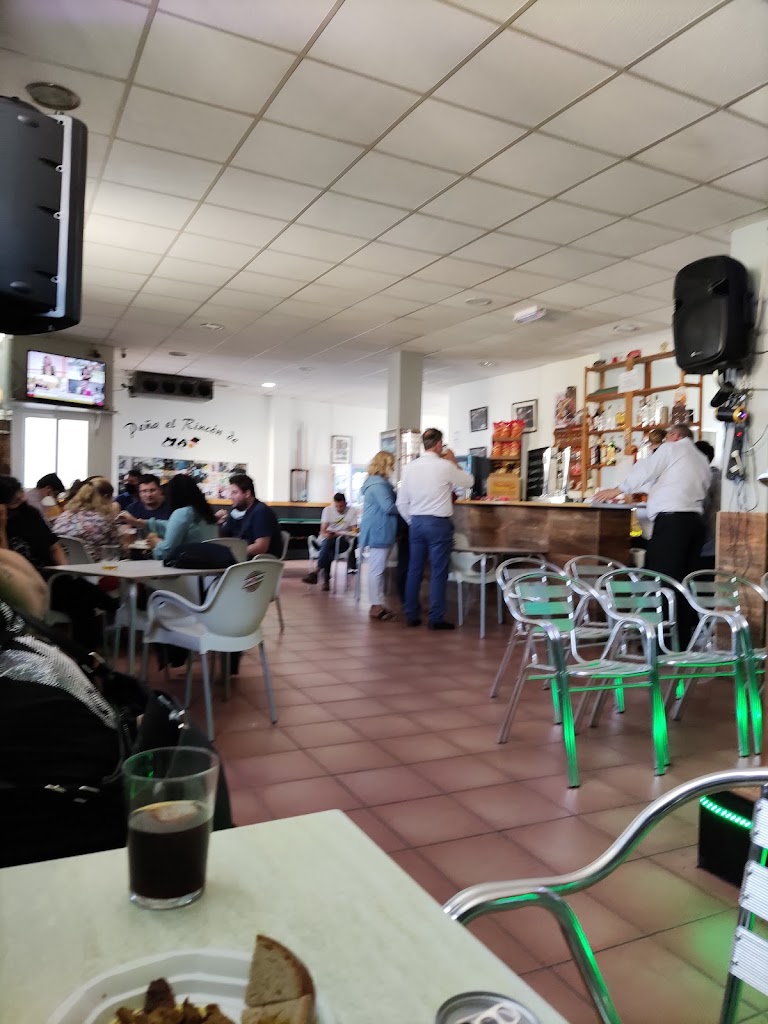 Pena El Rincon de MAO — Comida y bebida
