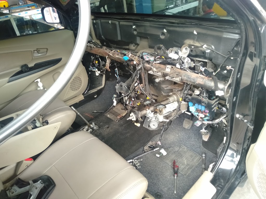 Bengkel Mobil dan specialis AC mobil
