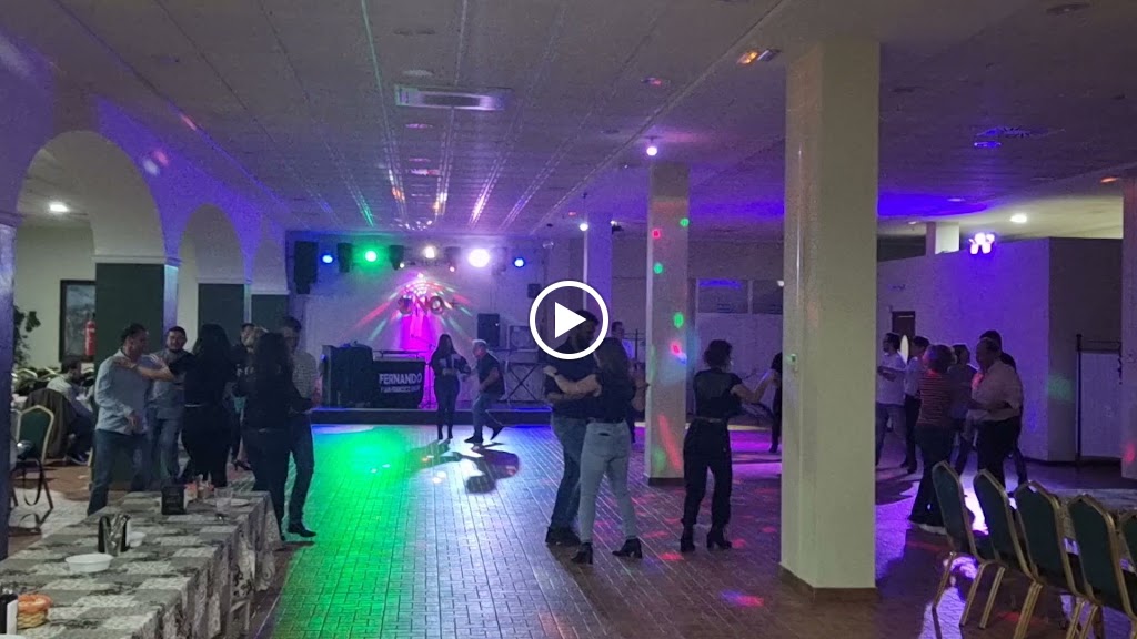 Cafe Bar Uno + — Videos