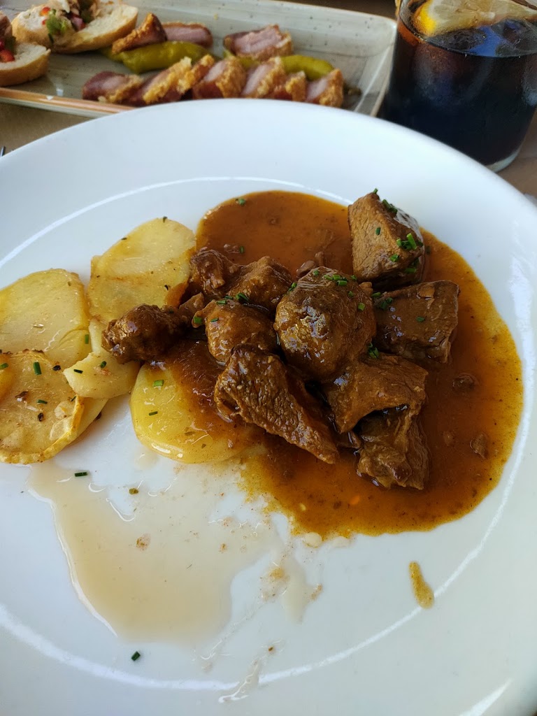 Cafeteria Mikono'ss — Comida y bebida