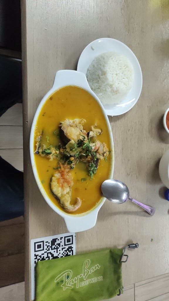 Comida y bebida