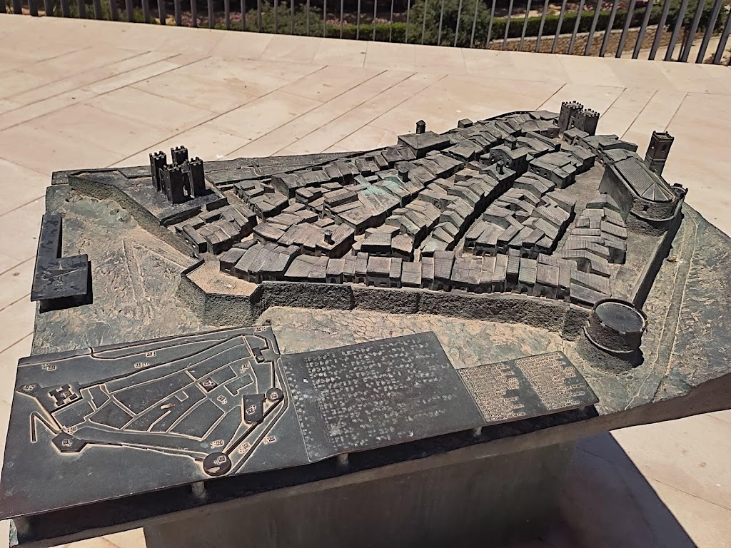 Estatua de la antigua explanada del Castillo de Villajoyosa