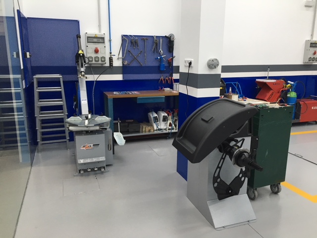 Talleres Nasauto — Interior