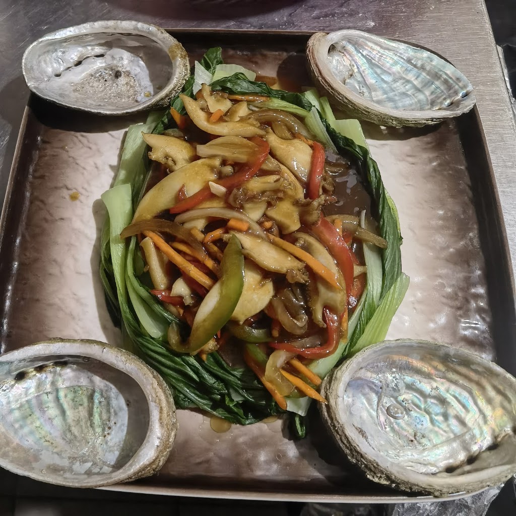 Dr. Zhu Bar Restaurant — Comida y bebida
