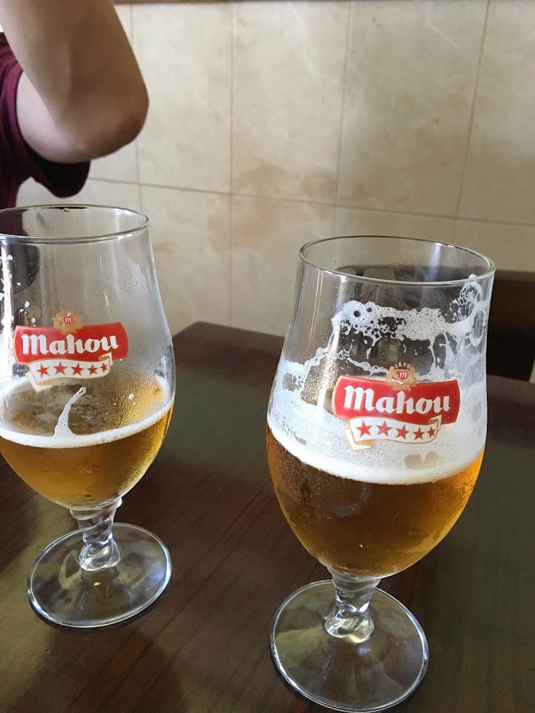Bar Casa Quiroga — Comida y bebida