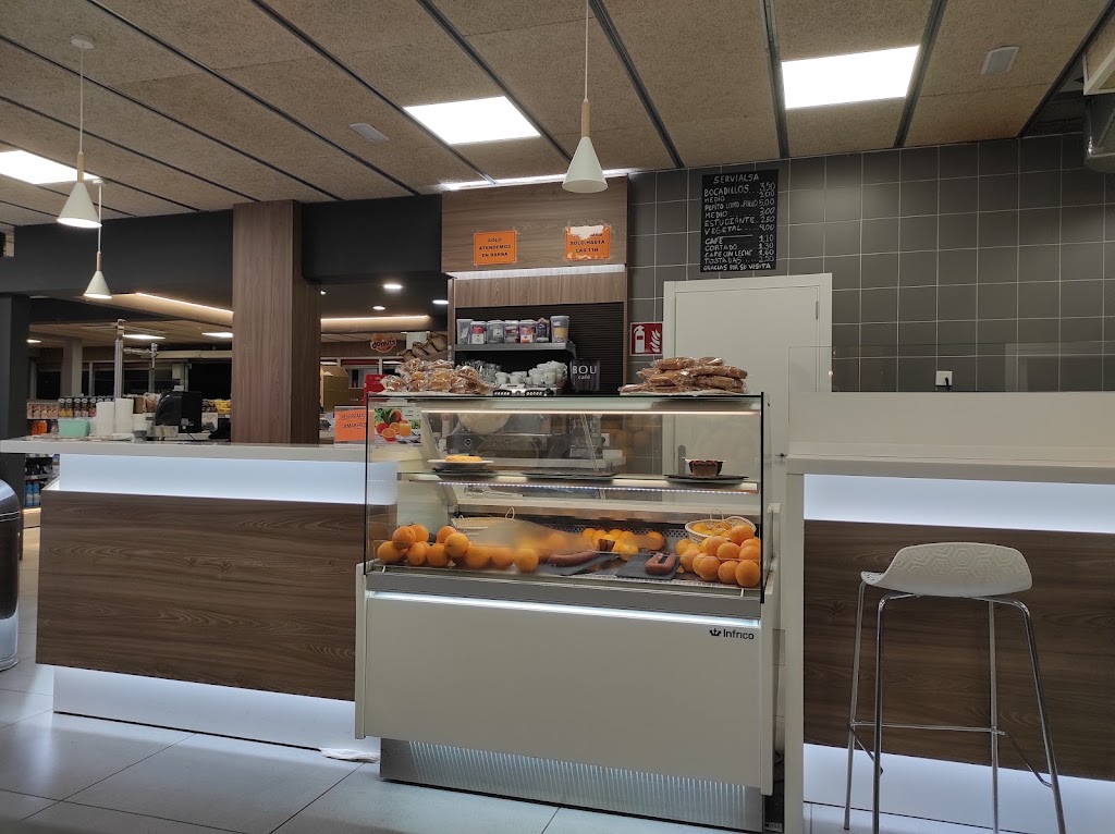 Estacion de Servicio Repsol — Interior