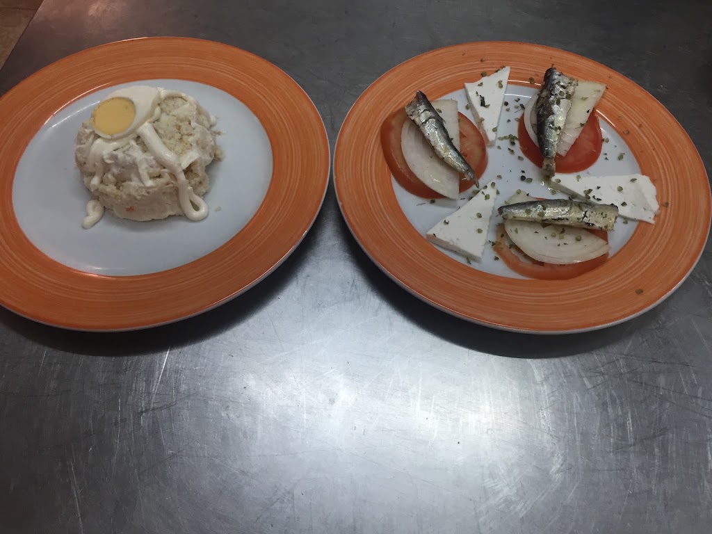 Churreria Hubara Cafeteria — Comida y bebida