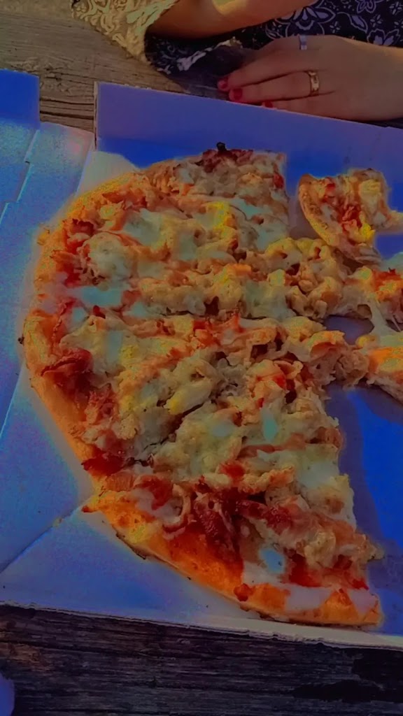 Roma Pizzeria — Comida y bebida