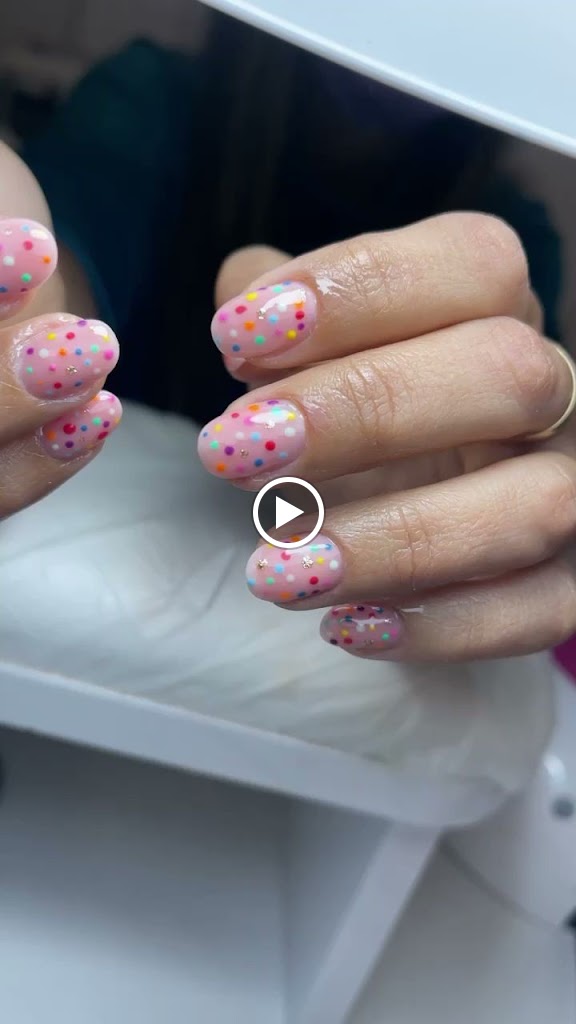 Anais Beauty Studio — Videos