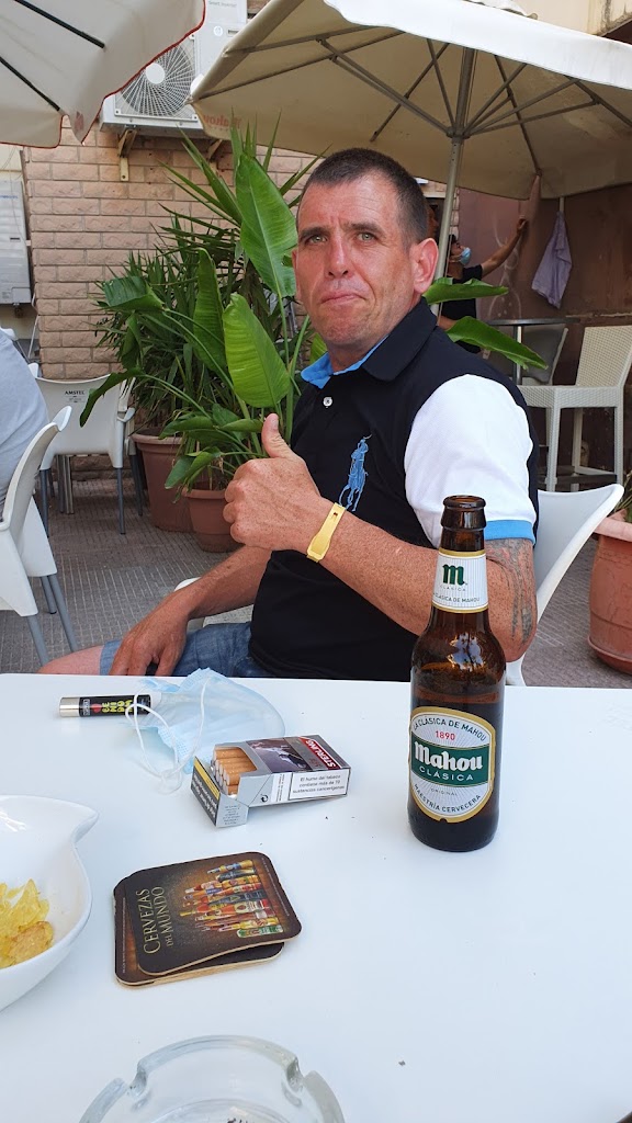 The Local, Albir — Comida y bebida