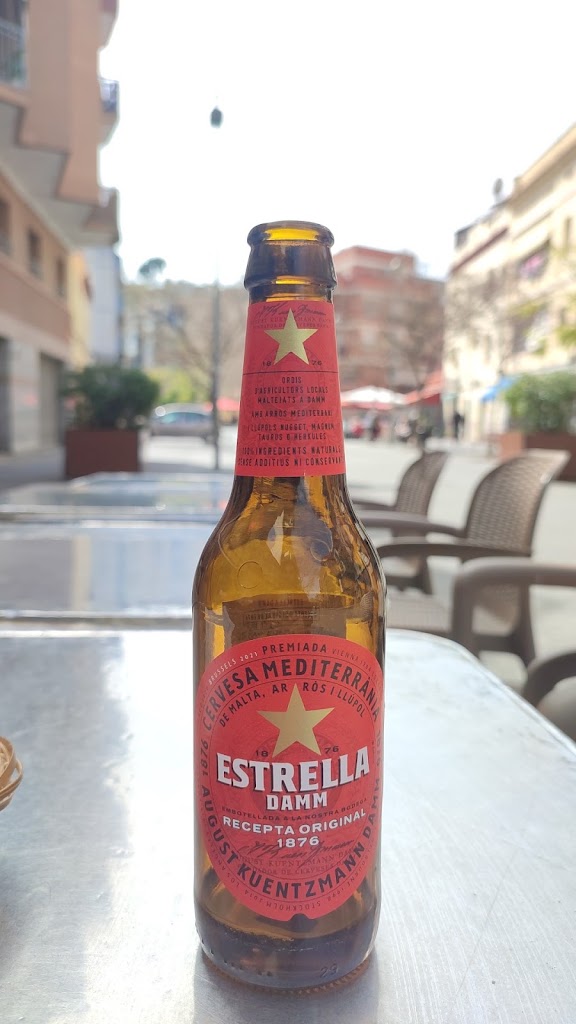 Cafeteria Conesa — Comida y bebida