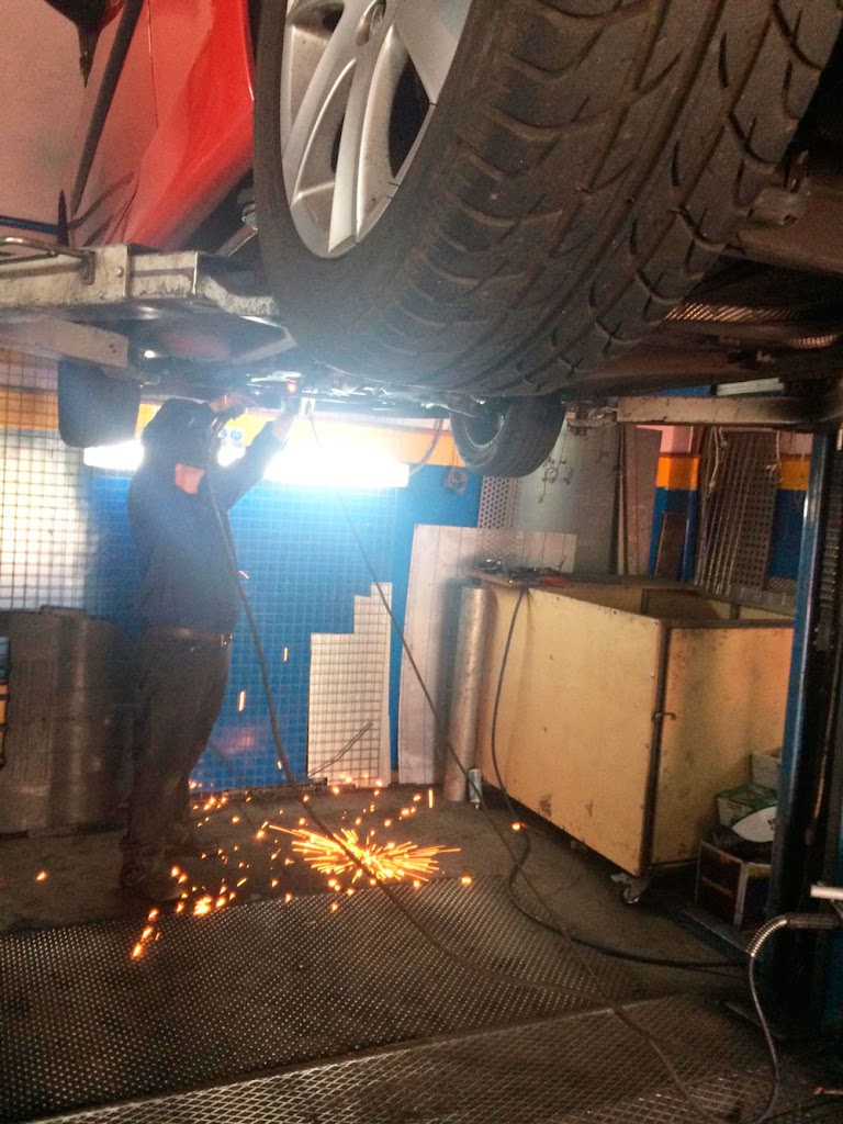 Tubos de Escape Curva de Gracia - Tubos de Escape en Tenerife — Del propietario