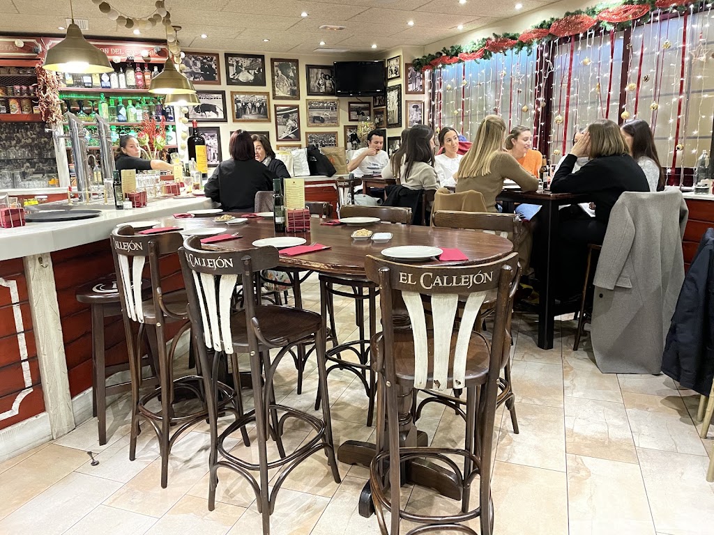 El Callejon de Cano — Ambiente
