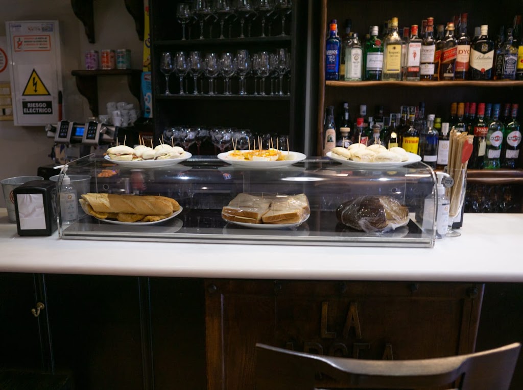 Restaurante La Arcea — Comida y bebida