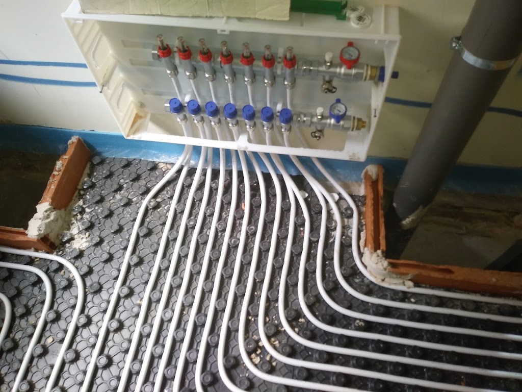 Instal*lacions Reparacions Mario — Tuberia