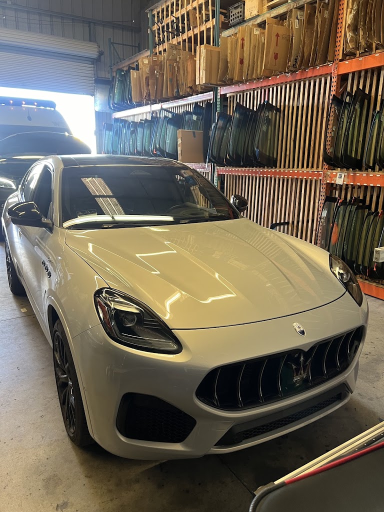 Rios Auto Glass in Fontana